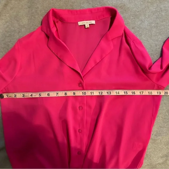 Skies are blue hot pink long sleeve button up front tie size XS - Picture 4 of 9